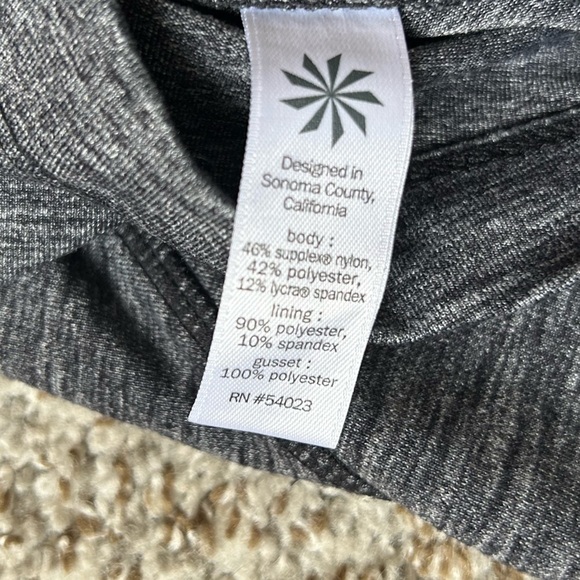 Athleta Marled Grey Excursion Skirt Skort Athletic Golf Hiking Tennis Small - Picture 6 of 10